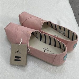 Toms canvas slip ons